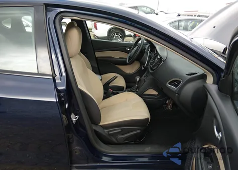 2015 Dodge Dart Sxt z USA, uszkodzony, nr VIN 1C3CDFBBXFD415531